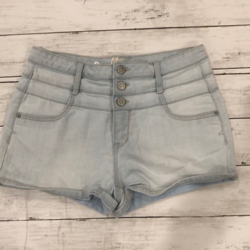 Tokyo Darling high waisted shorty light wash denim shorts